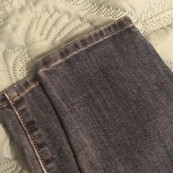 ❤️ (8) Ladies Levi’s jeans size 10 medium 30 x 30Cute hair, stretchy material. - Picture 4 of 10
